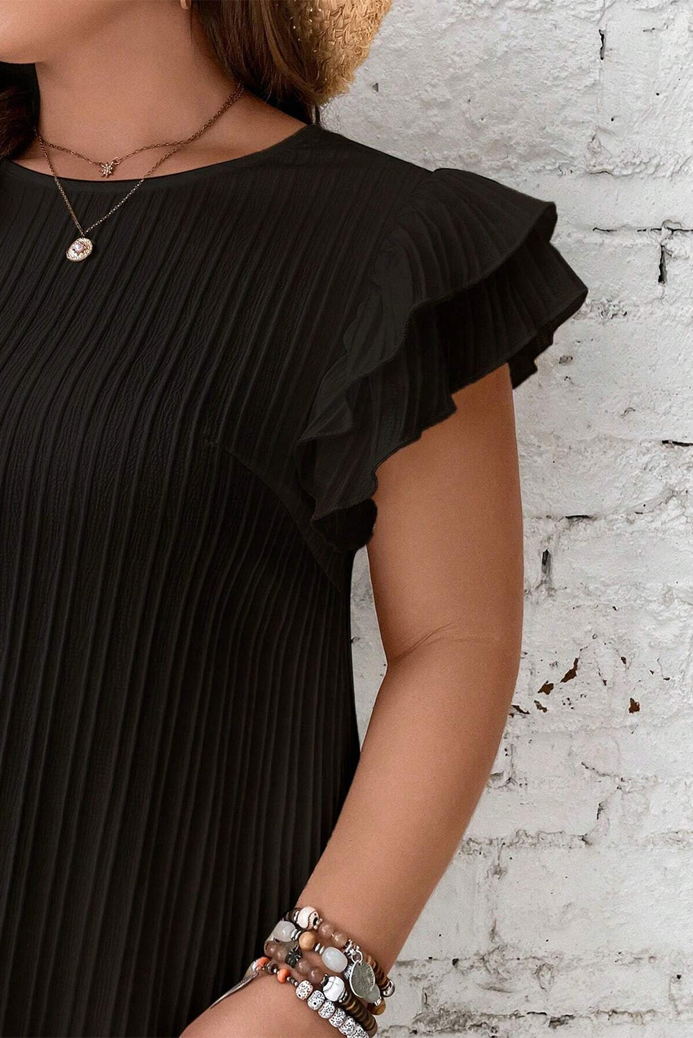 Chic Black Rib Textured Ruffled Sleeve Shift Dress in Plus Size