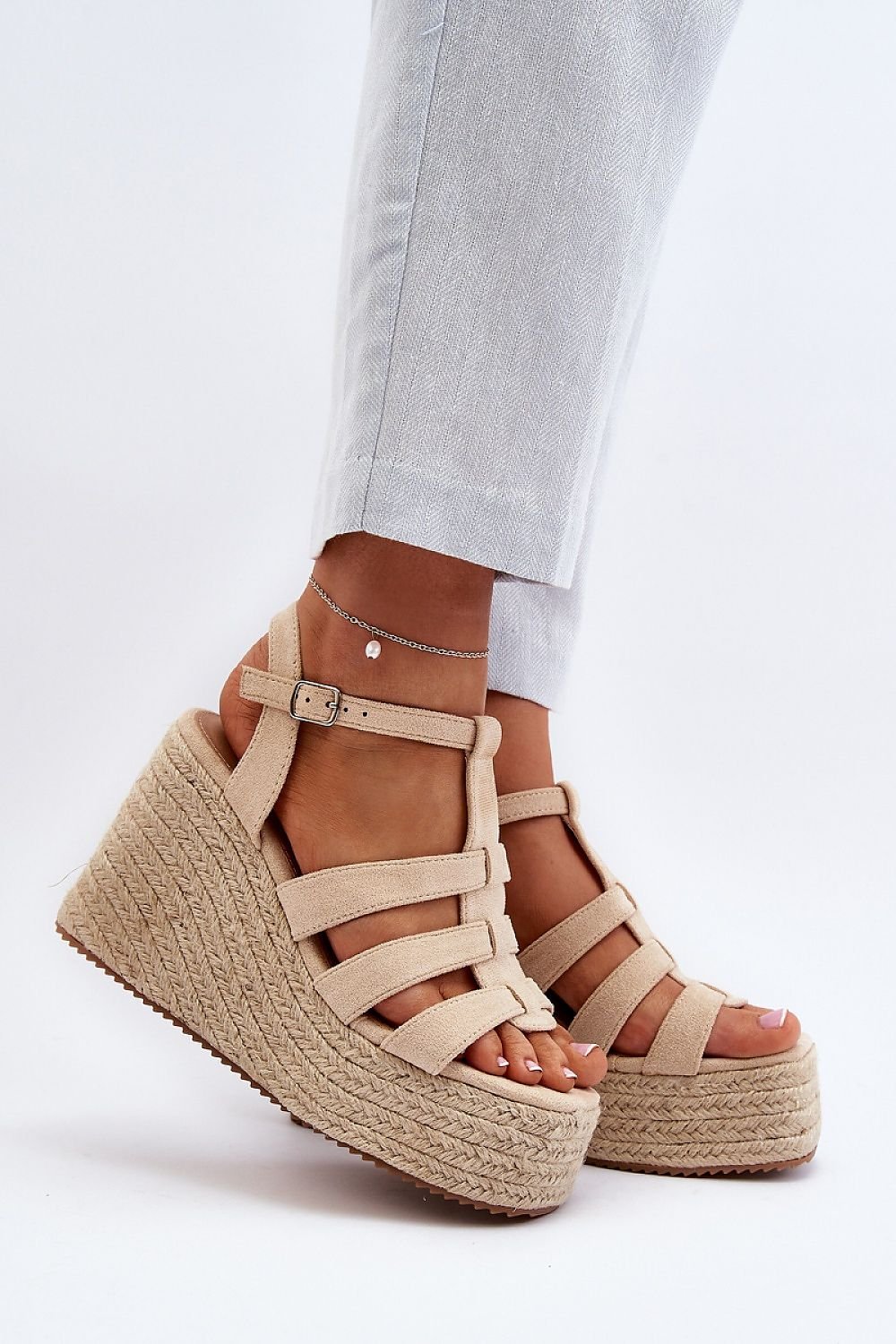 Step in Style Buskin: Elegant Platform Sandals for Ultimate Comfort