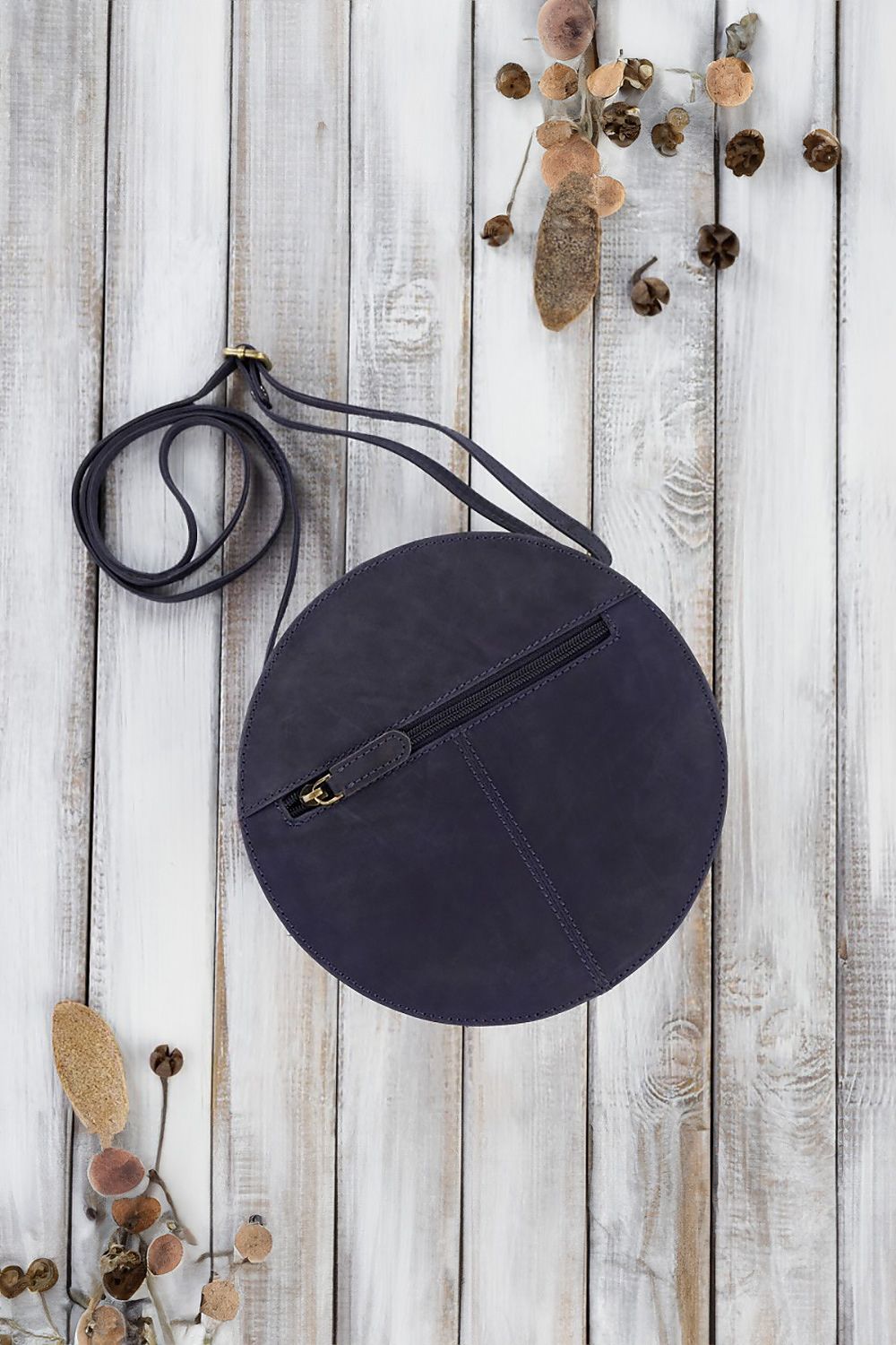 Galanter Aged Natural Leather Handbag: Vintage Style Meets Functional Elegance